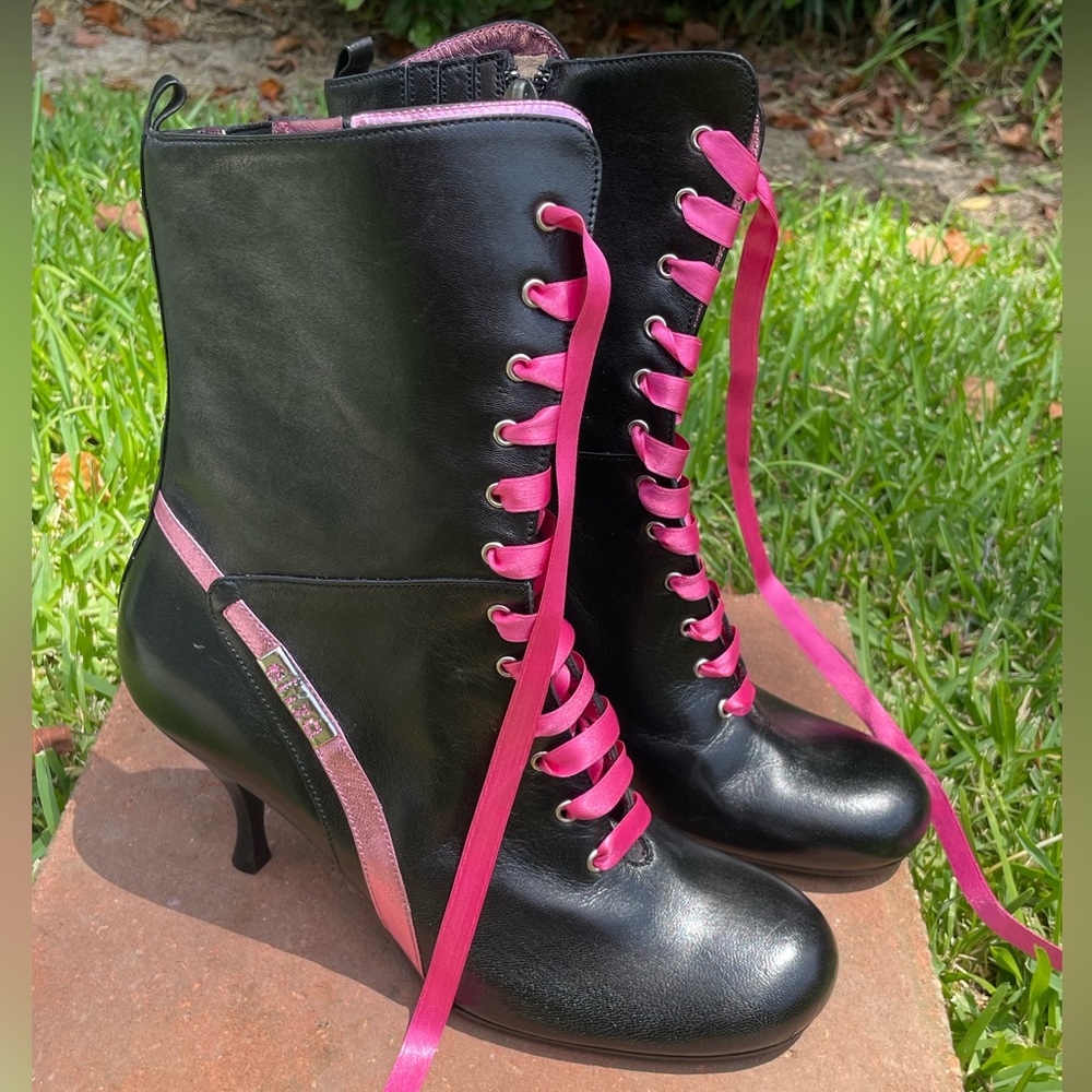 Eliza di Venezia: Lace Up Boots - Picture 1 of 10